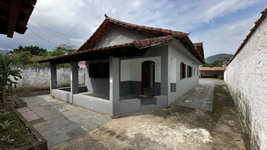 Casa com 2 Quartos para venda ou aluguel, 440m² no Centro, Guapimirim