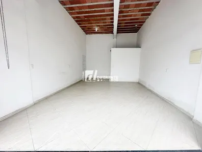 Loja / Salão / Ponto Comercial à venda, 28m² no Centro, Nilópolis