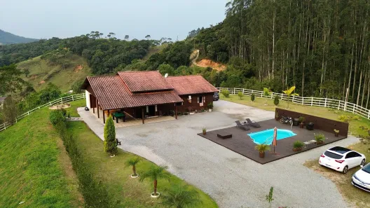 Fazenda / Sítio / Chácara com 4 Quartos à venda, 3585m² no , Águas Mornas