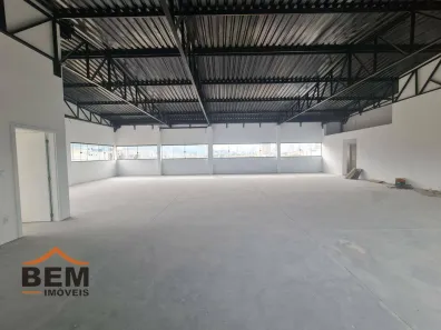 Conjunto Comercial / Sala para alugar, 270m² no Monte Alegre, Camboriú
