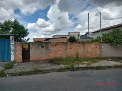 Casa com 2 Quartos à venda, 200m² no Severina, Ribeirão das Neves