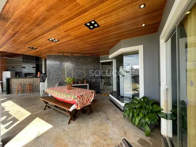 Sobrado com 4 Quartos à venda, 370m² no Região dos Lagos, Brasília