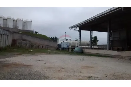 Galpão / Depósito / Armazém para alugar, 563m² no Rio Abaixo, Itaquaquecetuba
