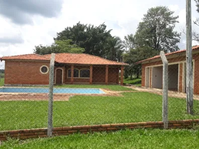 Fazenda / Sítio / Chácara com 10 Quartos à venda, 1000m² no , Pompéia