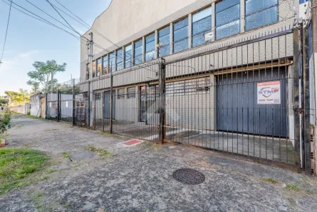 Galpão / Depósito / Armazém para venda ou aluguel, 2500m² no Navegantes, Porto Alegre