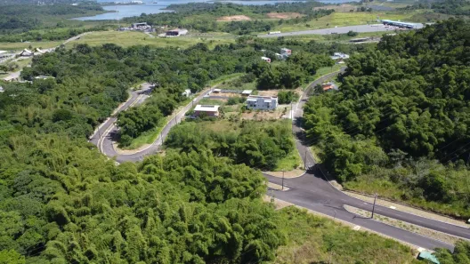 Terreno / Lote / Condomínio à venda, 731m² no , Simões Filho