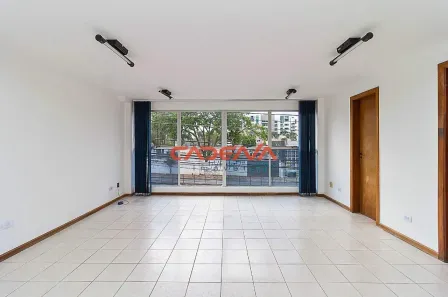Conjunto Comercial / Sala para alugar, 42m² no Bacacheri, Curitiba