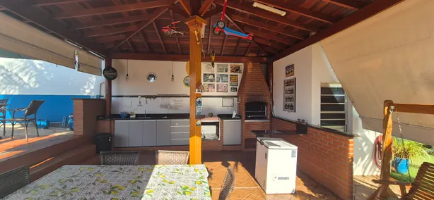 Fazenda / Sítio / Chácara com 3 Quartos à venda, 220m² no Jardim Santa Eliza, Americana