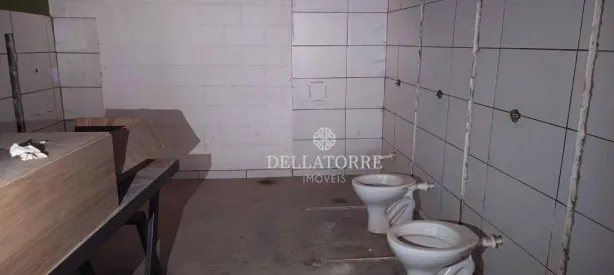 Galpão / Depósito / Armazém para alugar, 84m² no Várzea, Teresópolis
