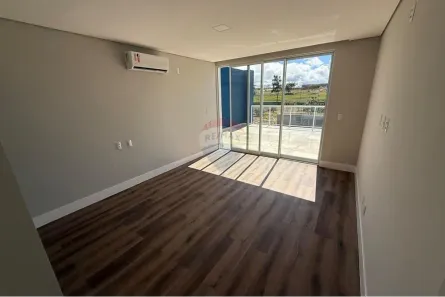 Sobrado com 5 Quartos à venda, 436m² no Universidade, Vitória da Conquista