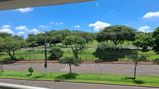 Prédio Inteiro à venda, 650m² no Alpes, Londrina