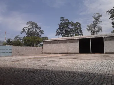 Galpão / Depósito / Armazém com 5 Quartos para alugar, 2715m² no BNH, Mesquita