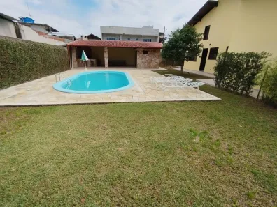 Casa com 3 Quartos para alugar, 200m² no São Francisco de Assis, Camboriú