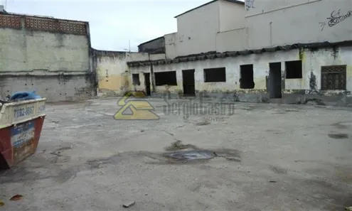 Prédio Inteiro com 64 Quartos para venda ou aluguel, 3000m² no Jardim Gramacho, Duque de Caxias