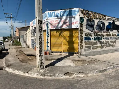 Galpão / Depósito / Armazém à venda, 1100m² no Reserva do Peró, Cabo Frio