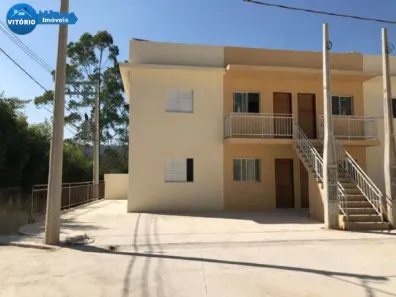 Casa de Condomínio com 2 Quartos à venda, 47m² no Trigal, Mairinque
