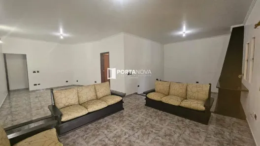 Fazenda / Sítio / Chácara com 3 Quartos para alugar, 341m² no Chácaras Ana Lúcia, Embu das Artes