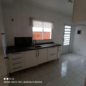 Casa de Condomínio com 2 Quartos para alugar, 94m² no Jardim Semiramis, Cotia