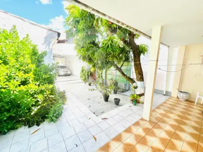 Casa com 5 Quartos à venda, 300m² no Pereira Lobo, Aracaju