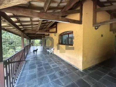 Fazenda / Sítio / Chácara com 4 Quartos para alugar, 500m² no Invernada, Embu das Artes