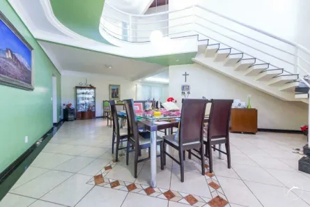 Sobrado com 4 Quartos à venda, 594m² no Park Way, Brasília