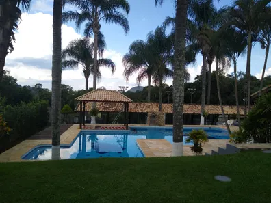Fazenda / Sítio / Chácara com 4 Quartos à venda, 450m² no , Mairinque