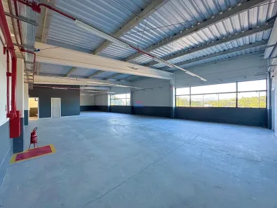 Conjunto Comercial / Sala para alugar, 240m² no Do Salto, Blumenau