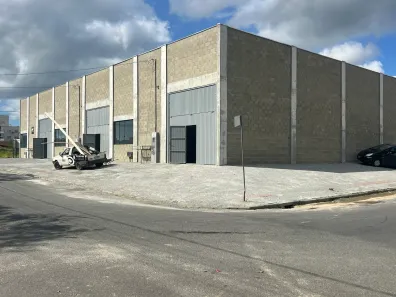 Galpão / Depósito / Armazém para alugar, 240m² no Santa Regina, Camboriú