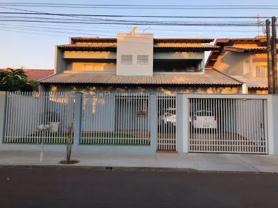Sobrado com 4 Quartos à venda, 298m² no Centro, Ibiporã