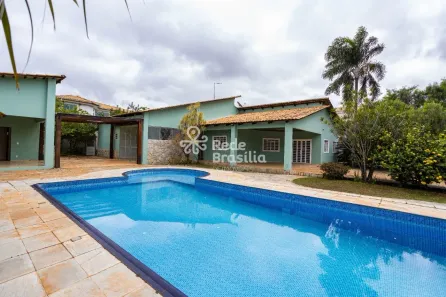 Casa de Condomínio com 4 Quartos para alugar, 323m² no Park Way, Brasília