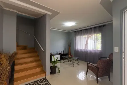 Sobrado com 4 Quartos à venda, 270m² no Vera Cruz, Londrina