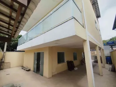Casa com 3 Quartos para alugar, 280m² no Itapeba, Maricá