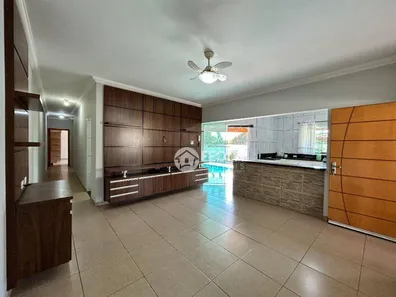 Fazenda / Sítio / Chácara com 2 Quartos à venda, 290m² no Chácara Lucília, Americana
