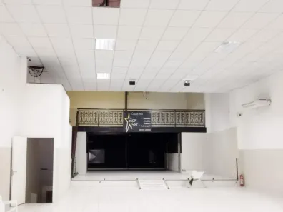 Galpão / Depósito / Armazém para alugar, 670m² no Centro, Belford Roxo