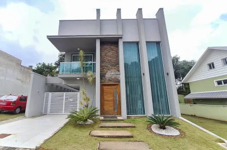 Sobrado com 3 Quartos à venda, 250m² no Campo Pequeno, Colombo