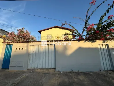 Casa com 3 Quartos para alugar, 105m² no Funcionários, Montes Claros