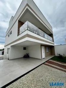 Sobrado com 3 Quartos à venda, 258m² no Loteamento Caldense, Poços de Caldas