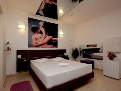 Hotel / Motel / Pousada com 29 Quartos à venda, 600m² no Vila Nova, Santos