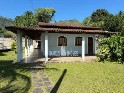 Fazenda / Sítio / Chácara com 4 Quartos à venda, 720m² no Centro, Cachoeiras de Macacu