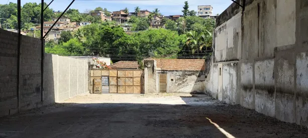 Galpão / Depósito / Armazém para alugar, 790m² no Mutondo, São Gonçalo