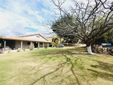 Fazenda / Sítio / Chácara com 3 Quartos à venda, 420m² no Registro, Taubaté
