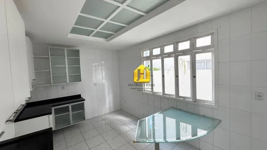 Casa de Condomínio com 4 Quartos para alugar, 300m² no Candelária, Natal