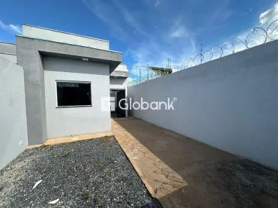 Casa com 3 Quartos para alugar, 90m² no Jardim Olímpico, Montes Claros