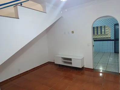Casa com 2 Quartos para alugar, 110m² no Cidade Intercap, Taboão da Serra