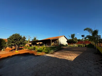 Fazenda / Sítio / Chácara com 2 Quartos à venda, 1500m² no , Nerópolis