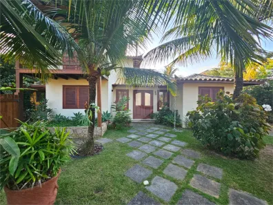 Casa de Condomínio com 4 Quartos para venda ou aluguel, 240m² no Rasa, Armação dos Búzios