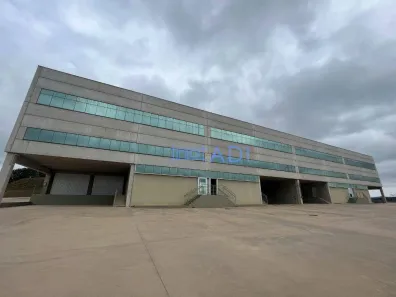 Galpão / Depósito / Armazém para venda ou aluguel, 7260m² no Taboão, São Roque