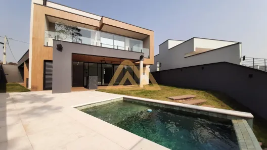 Sobrado com 4 Quartos à venda, 315m² no Parque Pinheiros, Poços de Caldas