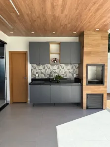 Casa com 4 Quartos para alugar, 240m² no Águas Brancas, Ananindeua