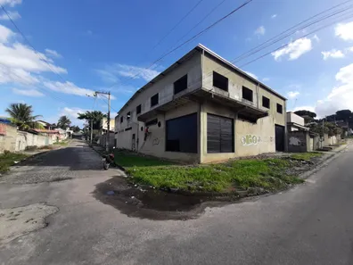 Galpão / Depósito / Armazém para alugar, 558m² no Laranjal, São Gonçalo